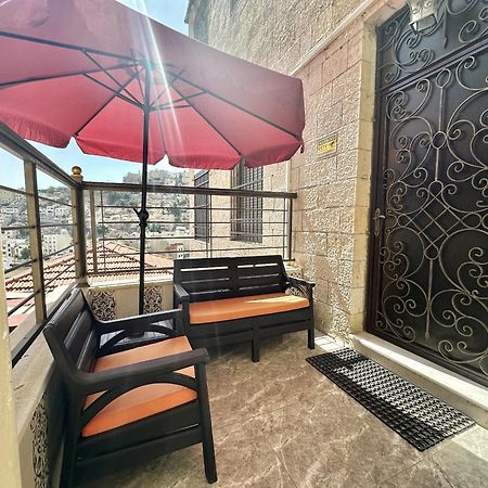 Villa Mira Guesthouse 1 - Downtown Central Amman - Al Diyrih Exterior foto
