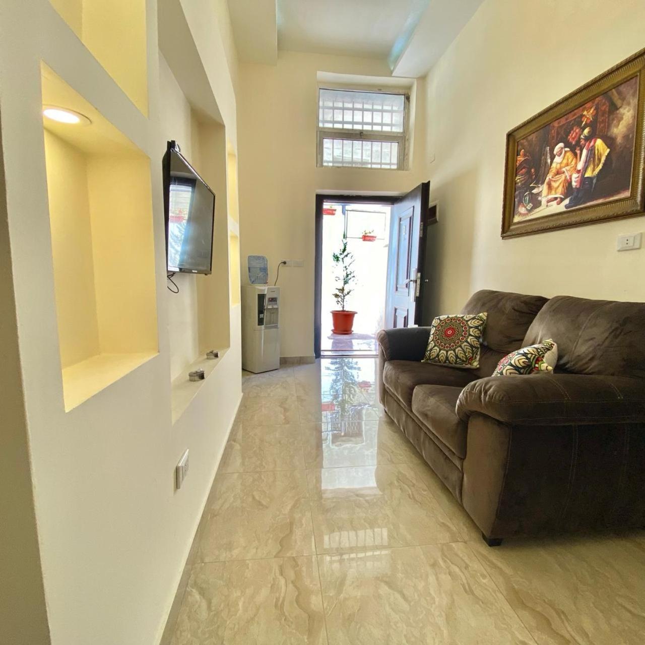 Villa Mira Guesthouse 1 - Downtown Central Amman - Al Diyrih Exterior foto