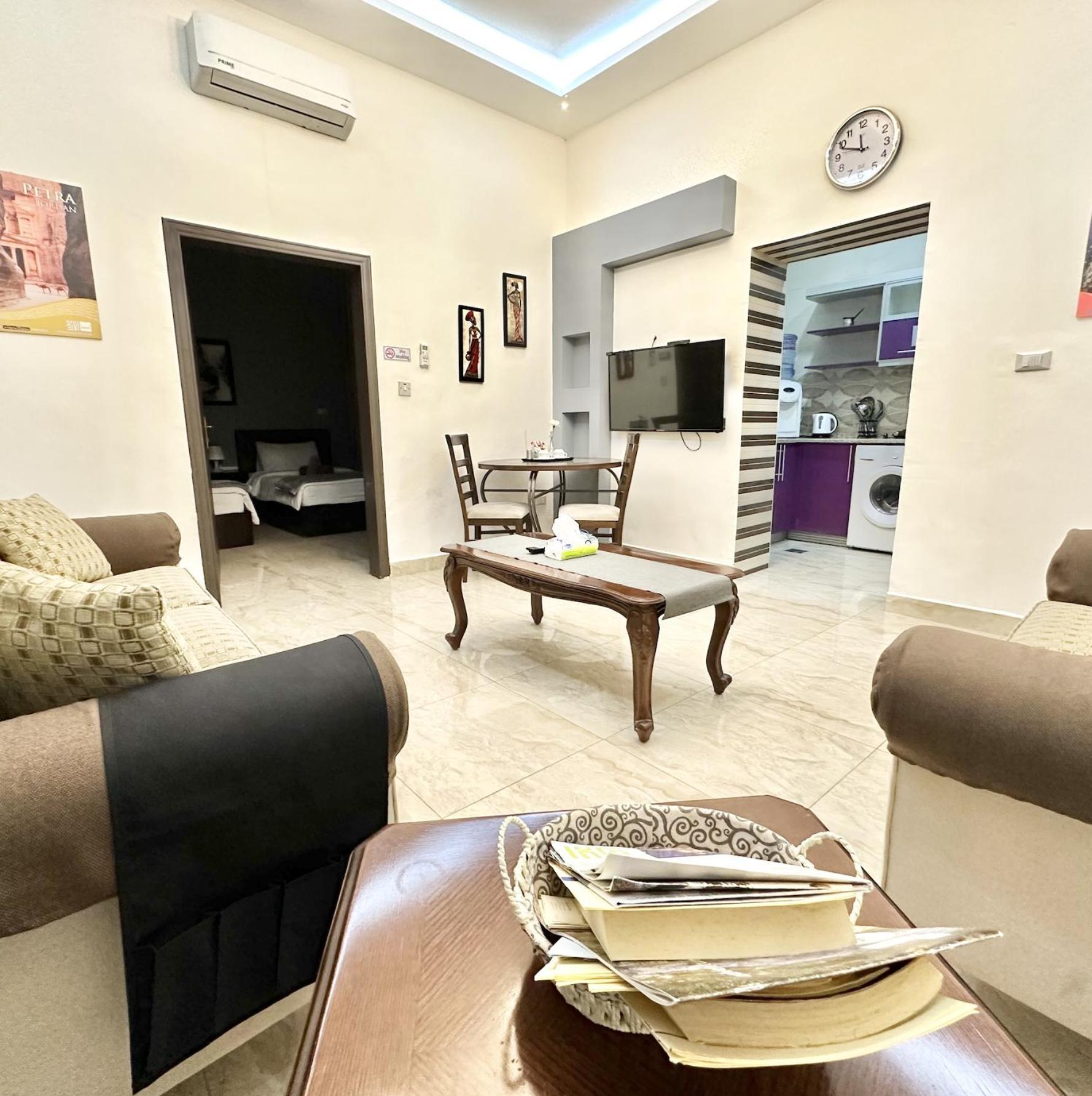 Villa Mira Guesthouse 1 - Downtown Central Amman - Al Diyrih Exterior foto