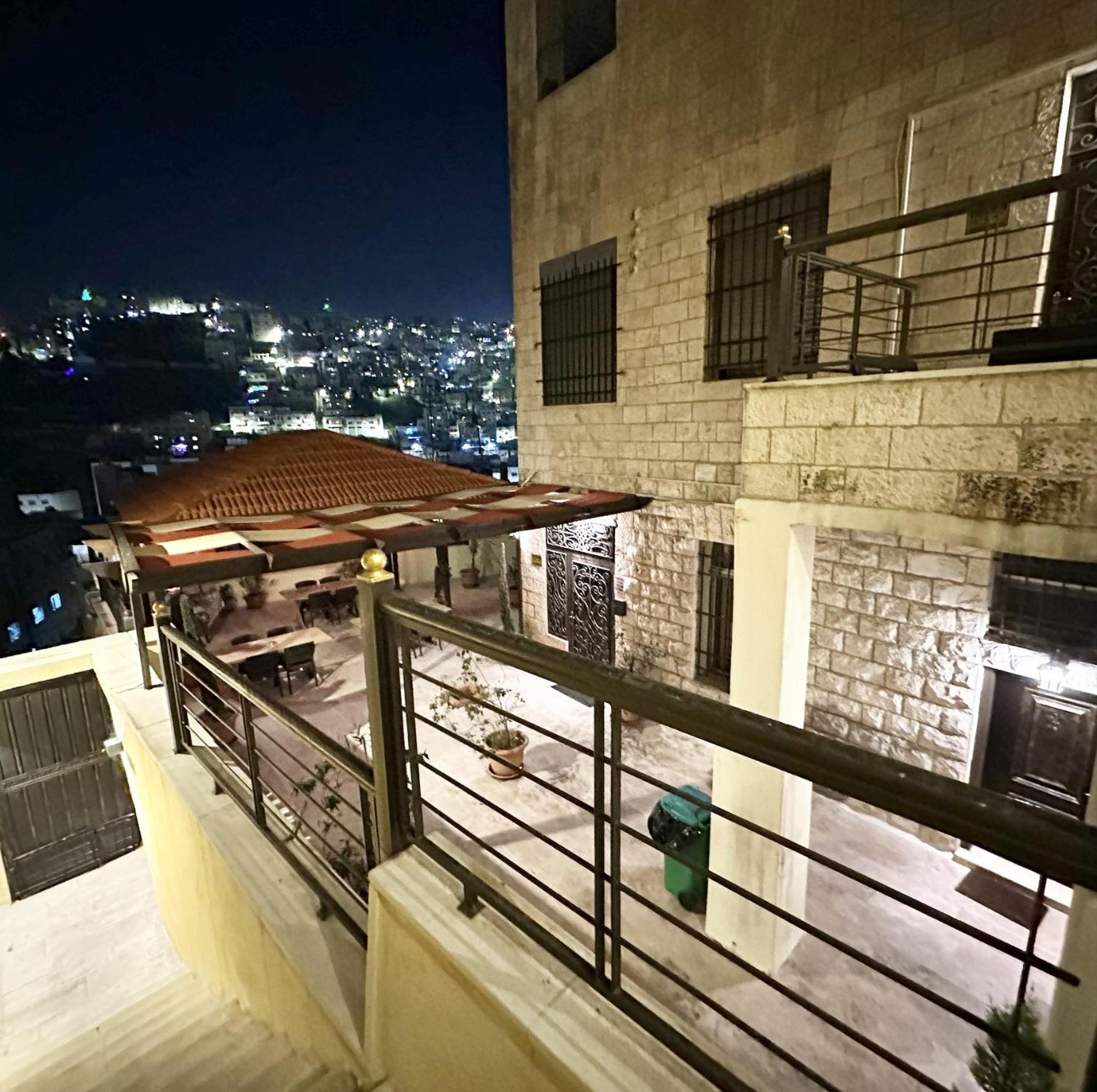 Villa Mira Guesthouse 1 - Downtown Central Amman - Al Diyrih Exterior foto