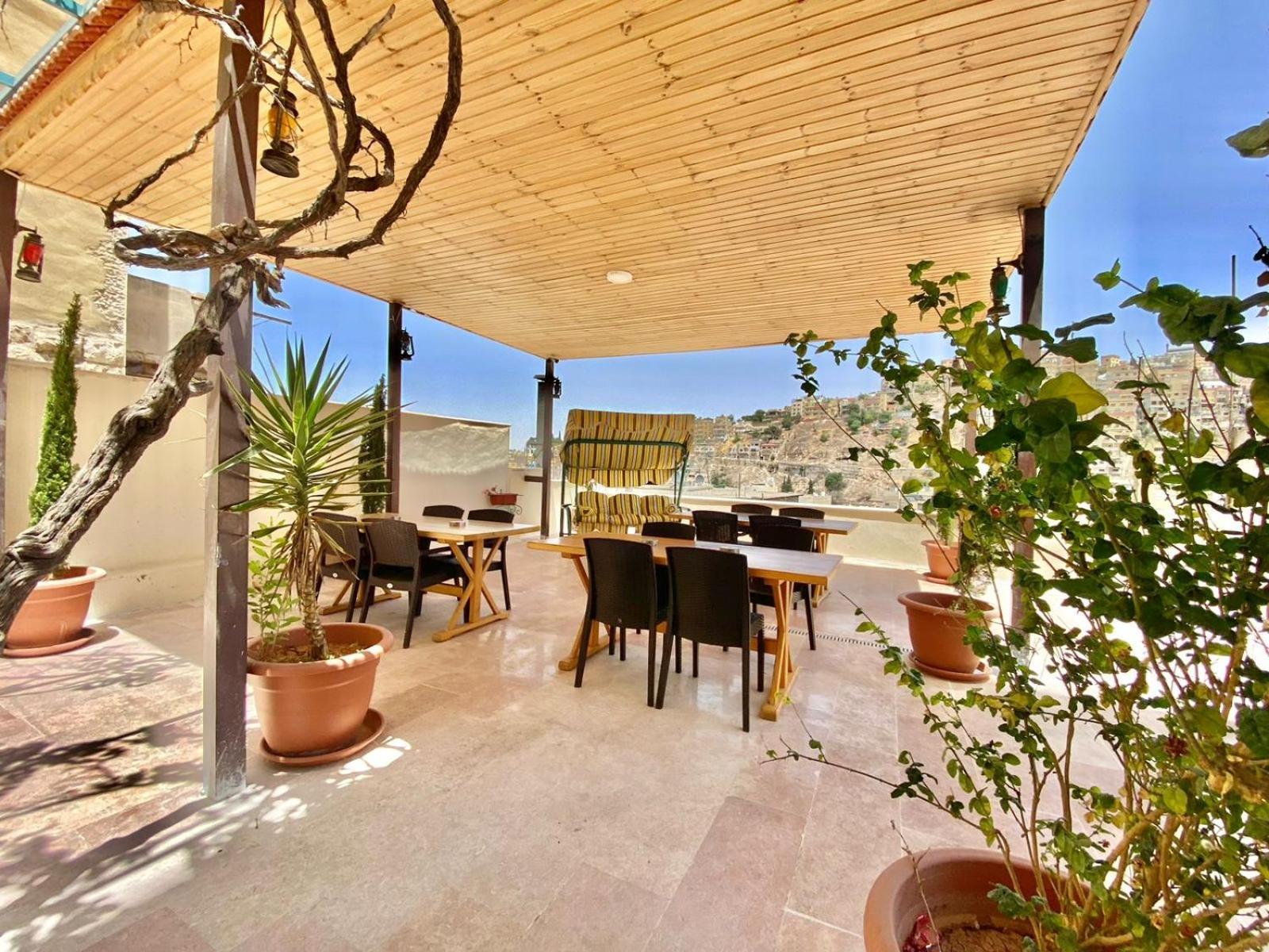 Villa Mira Guesthouse 1 - Downtown Central Amman - Al Diyrih Exterior foto