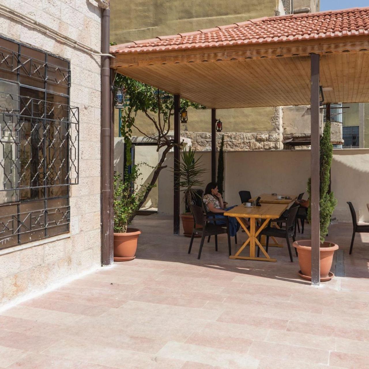 Villa Mira Guesthouse 1 - Downtown Central Amman - Al Diyrih Exterior foto