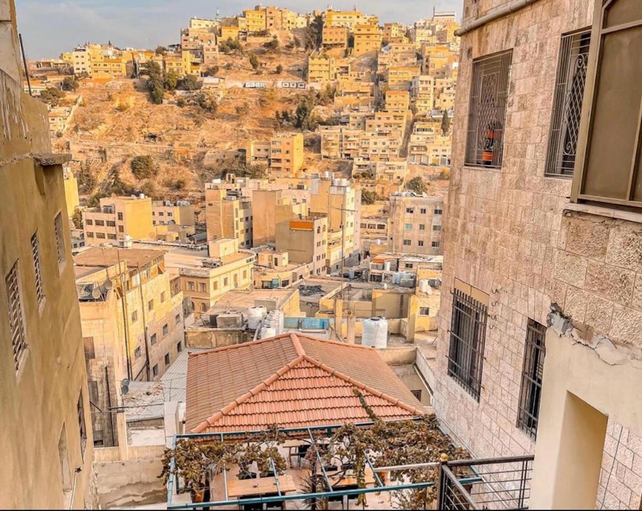 Villa Mira Guesthouse 1 - Downtown Central Amman - Al Diyrih Exterior foto